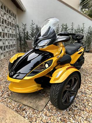 CAN-AM SPYDER ST-S 